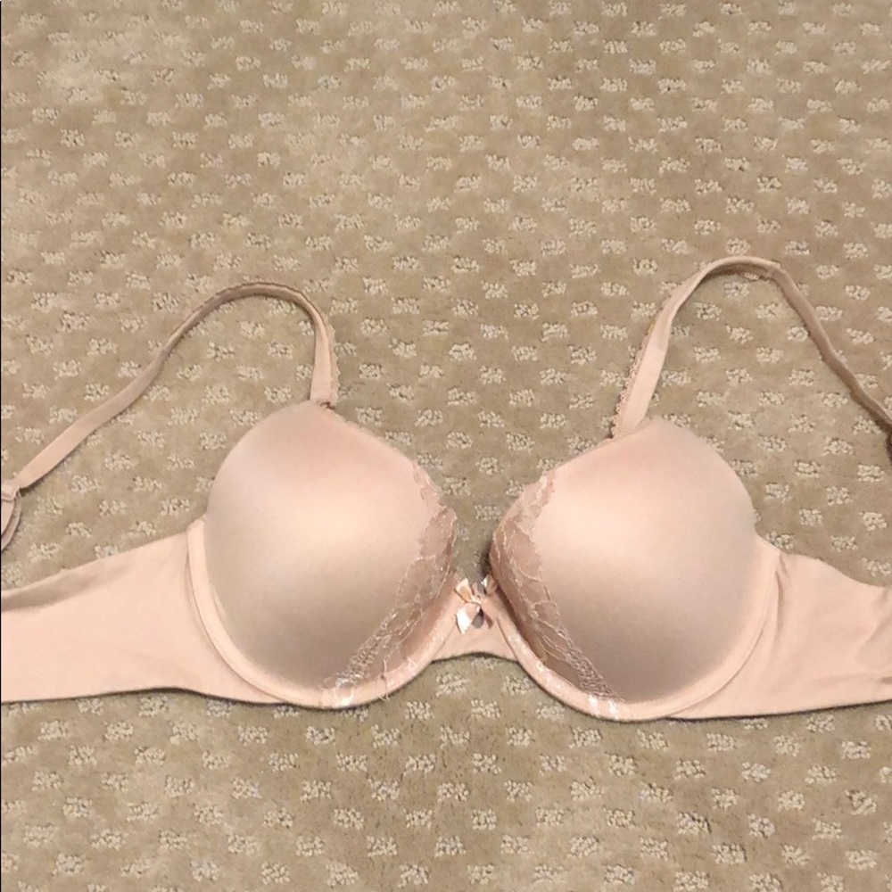 Victoria Secret bra (34C)